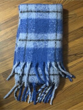Steve Madden Blue Plaid Fuzzy Blanket Scarf Throw Fringe Oversized Wrap